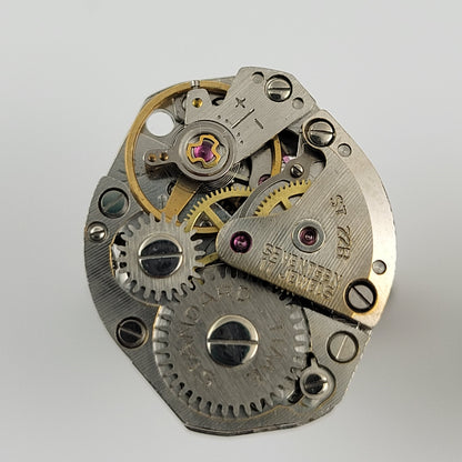 CUFFLINKS WATCH MOVEMENT  - OVAL #001